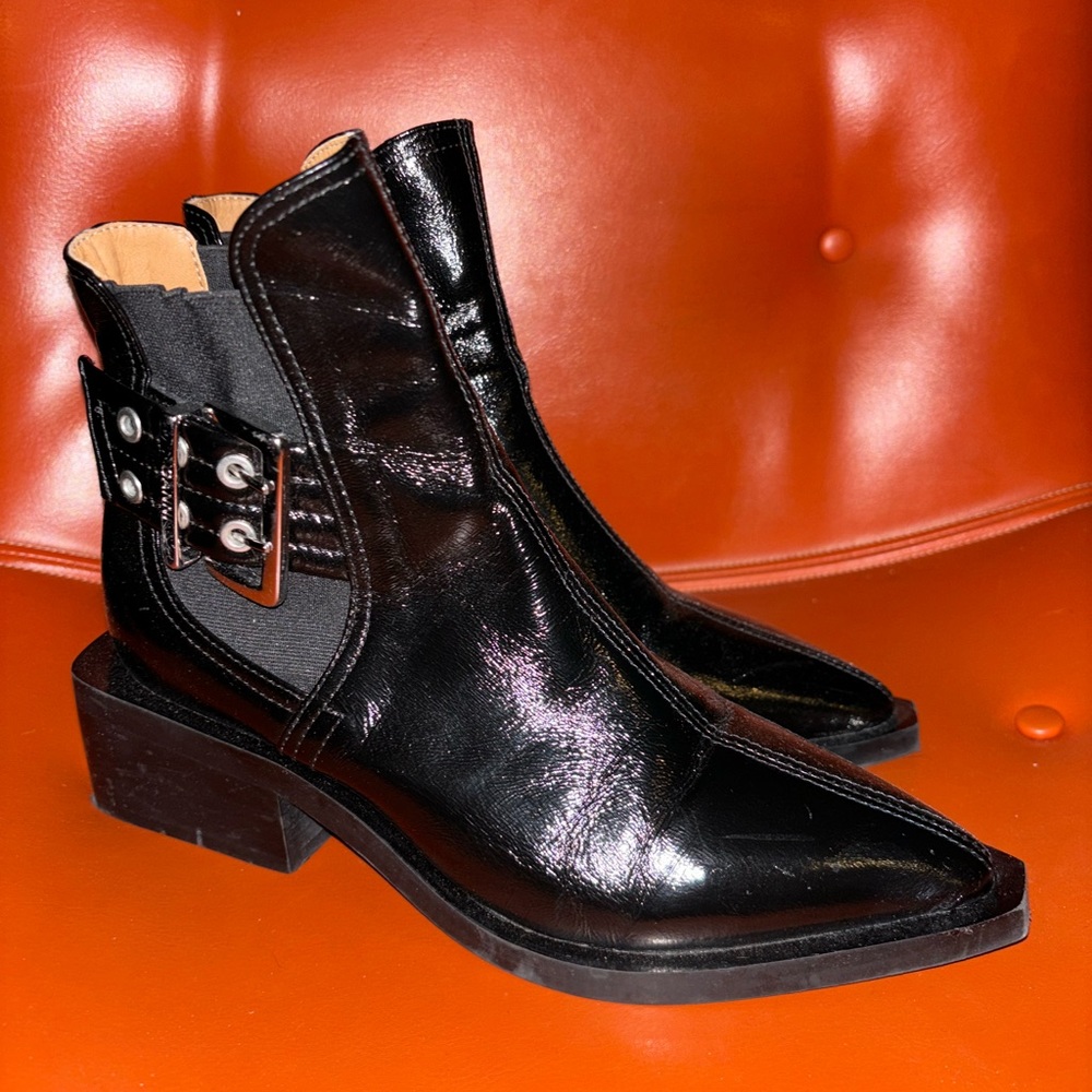 EUC - GANNI Black Patent Leather Buckle Chelsea Moto Booties- Sz 37 - Picture 3 of 6